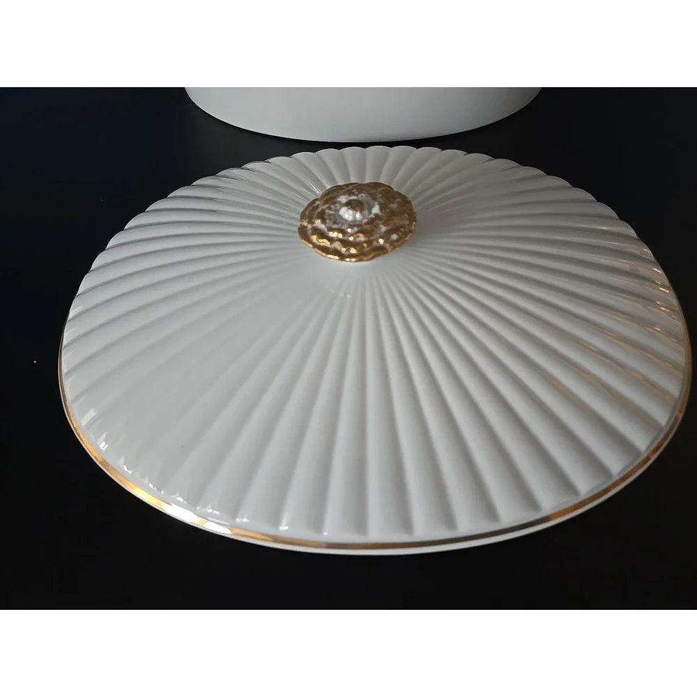 Vintage Porcelain Golden Heirloom - Oval Covered Casserole Oven To Table‎
